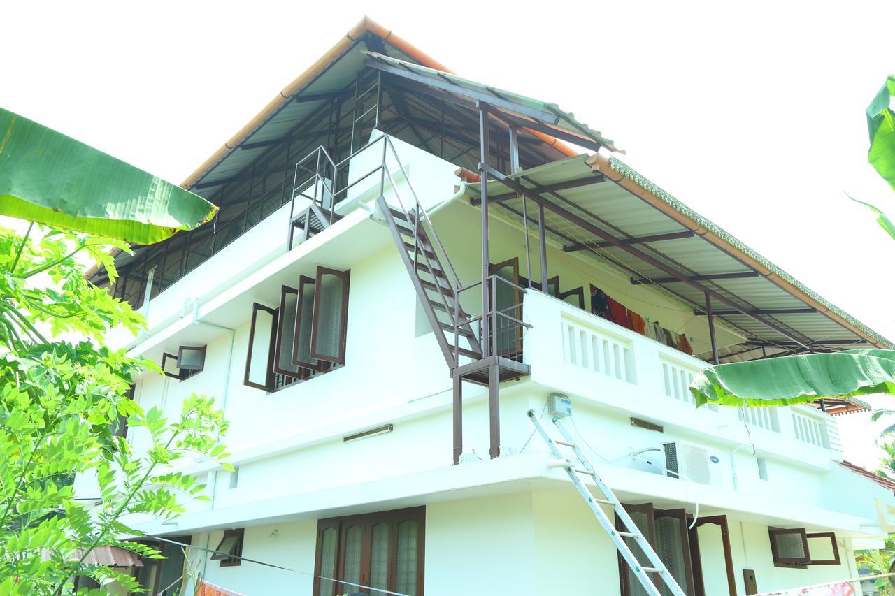 Bed and Breakfast Manavalan House Alwaye Exterior foto